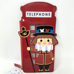 New Disney Parks It's a Small World Beefeater Zip Case UK Telephone Booth